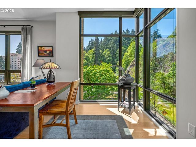 2351 Nw WESTOVER Rd 608, Portland, OR 97210