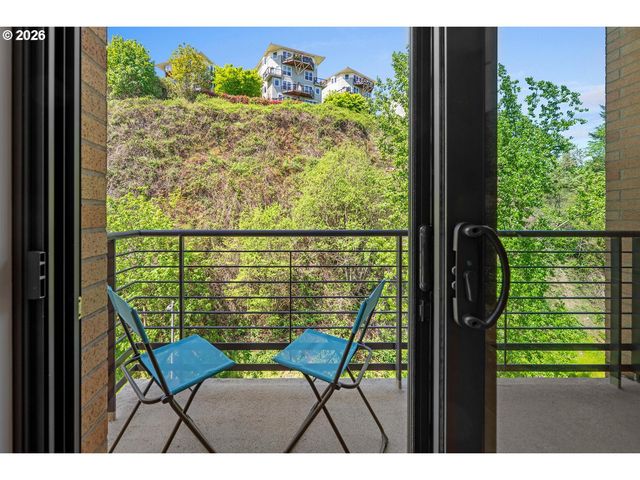 2351 Nw WESTOVER Rd 608, Portland, OR 97210