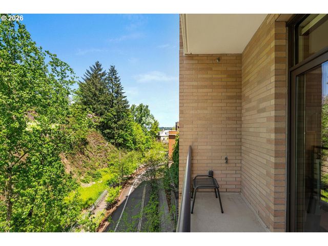 2351 Nw WESTOVER Rd 608, Portland, OR 97210