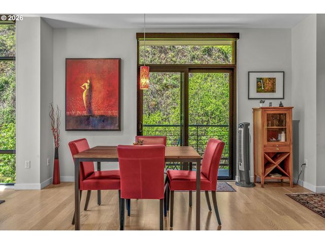 2351 Nw WESTOVER Rd 608, Portland, OR 97210