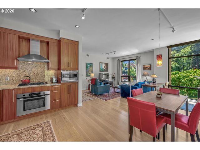 2351 Nw WESTOVER Rd 608, Portland, OR 97210