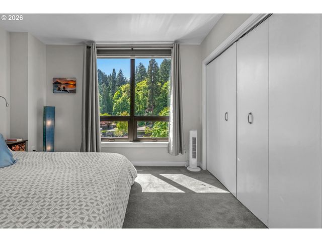 2351 Nw WESTOVER Rd 608, Portland, OR 97210