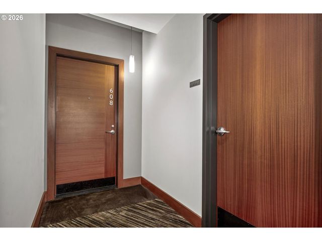 2351 Nw WESTOVER Rd 608, Portland, OR 97210