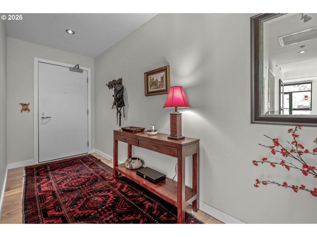 2351 Nw WESTOVER Rd 608, Portland, OR 97210