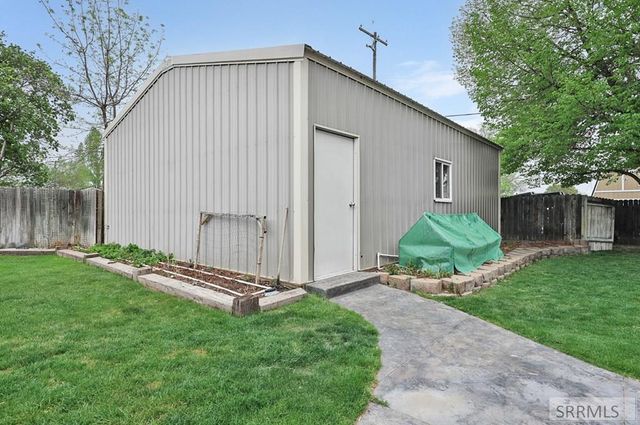 116 N Fremont Ave, Sugar City, ID 83448