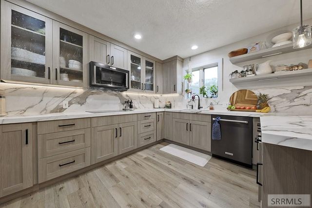 116 N Fremont Ave, Sugar City, ID 83448