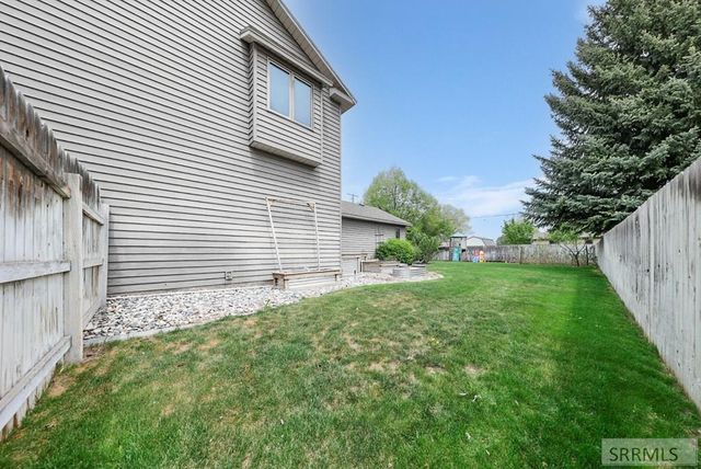 116 N Fremont Ave, Sugar City, ID 83448