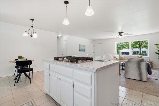 8111 E 124th Street S, Bixby, OK 74008