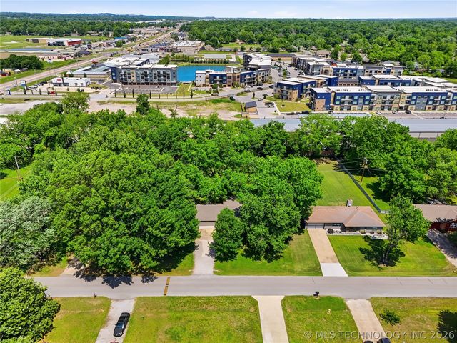 8111 E 124th Street S, Bixby, OK 74008