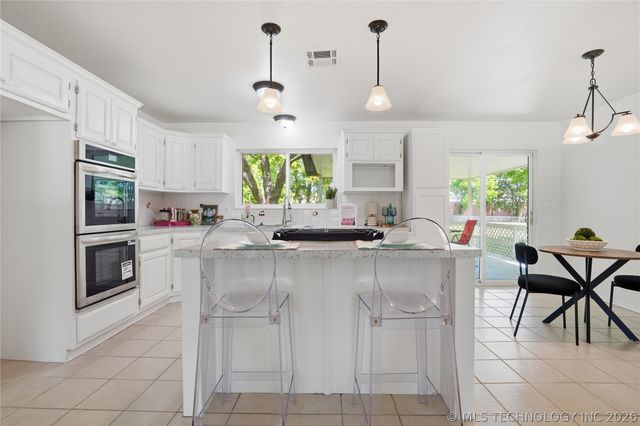 8111 E 124th Street S, Bixby, OK 74008