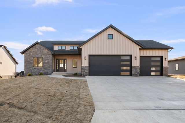 316 Linda Lane, Riverdale, IA 52722