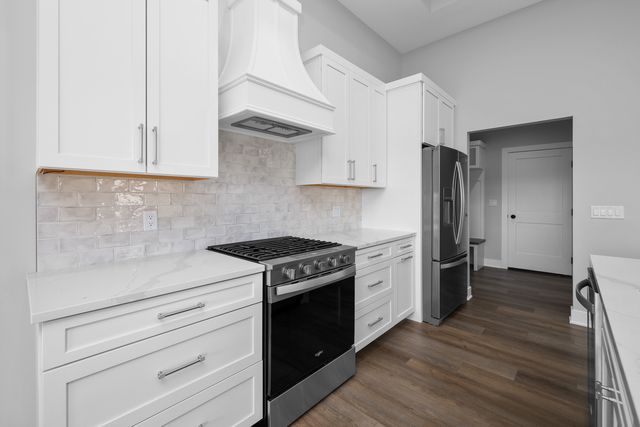 316 Linda Lane, Riverdale, IA 52722