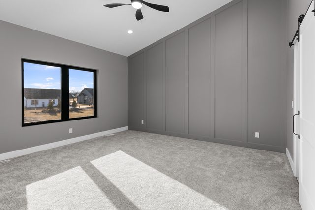 316 Linda Lane, Riverdale, IA 52722