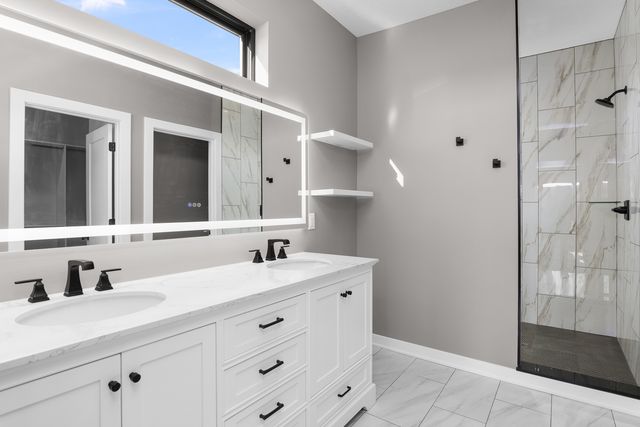 316 Linda Lane, Riverdale, IA 52722