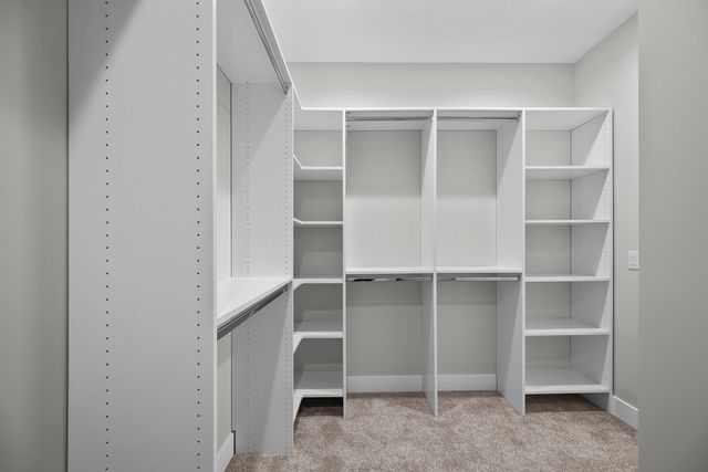 316 Linda Lane, Riverdale, IA 52722