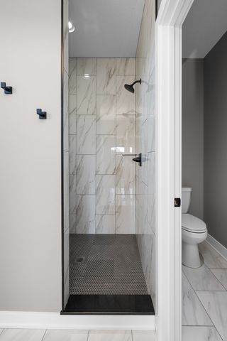 316 Linda Lane, Riverdale, IA 52722