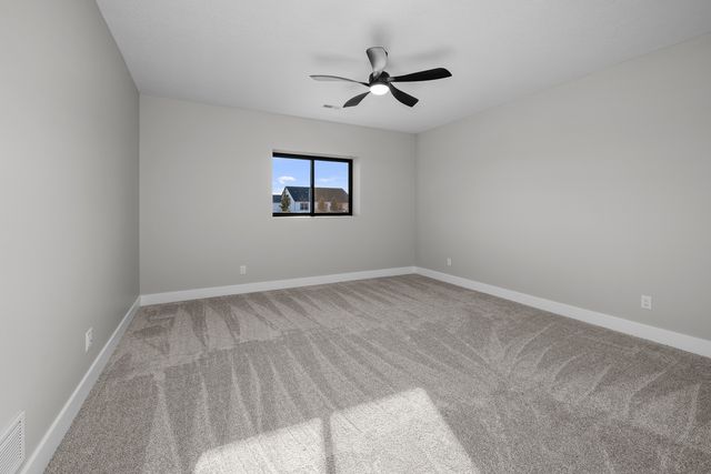 316 Linda Lane, Riverdale, IA 52722