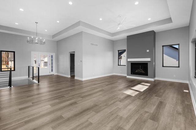 316 Linda Lane, Riverdale, IA 52722