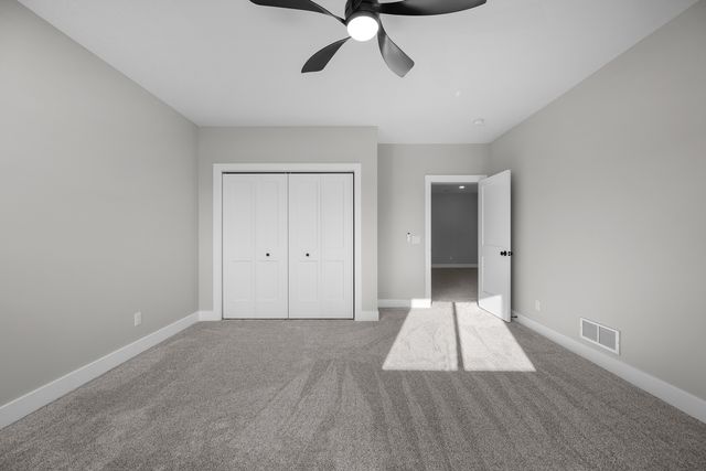 316 Linda Lane, Riverdale, IA 52722