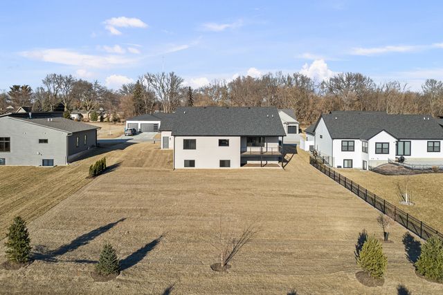 316 Linda Lane, Riverdale, IA 52722