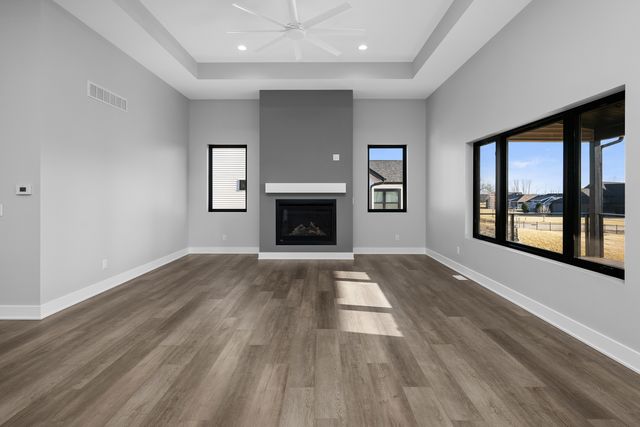 316 Linda Lane, Riverdale, IA 52722