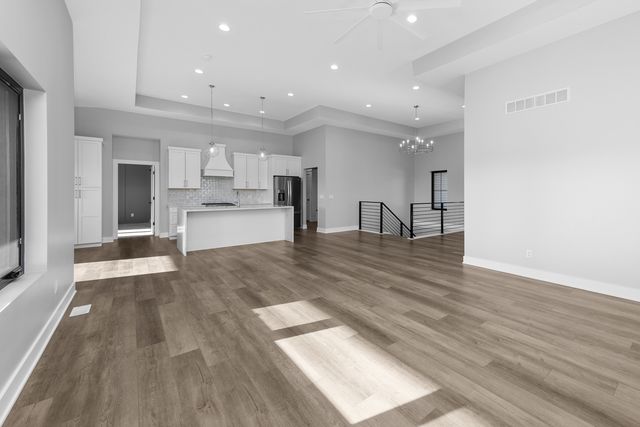 316 Linda Lane, Riverdale, IA 52722