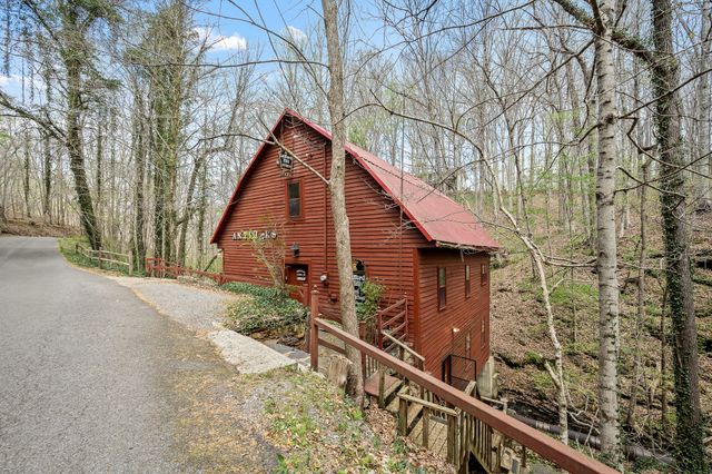 1195 SHIPMAN CREEK ROAD, Wartrace, TN 37183