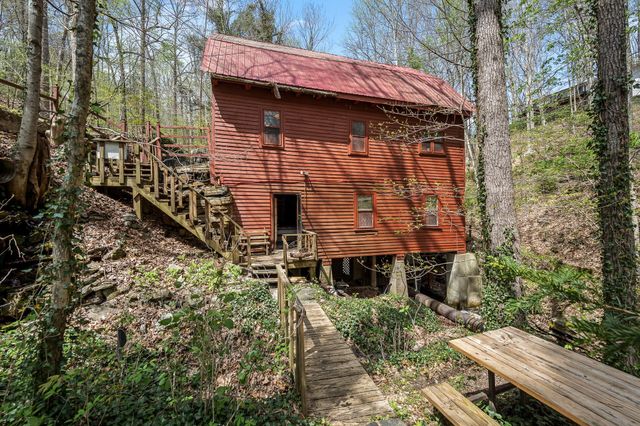 1195 SHIPMAN CREEK ROAD, Wartrace, TN 37183