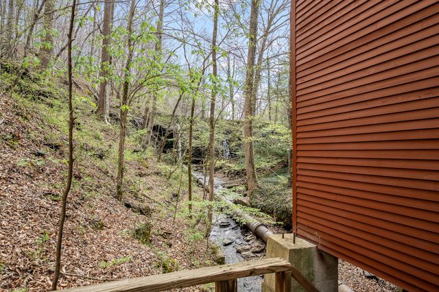 1195 SHIPMAN CREEK ROAD, Wartrace, TN 37183
