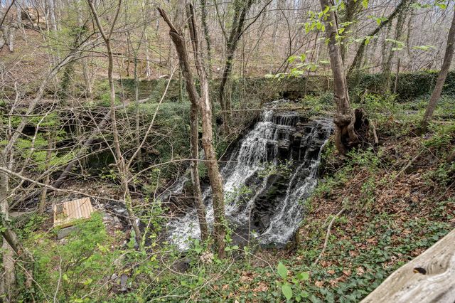 1195 SHIPMAN CREEK ROAD, Wartrace, TN 37183