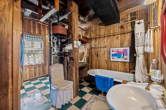 1195 SHIPMAN CREEK ROAD, Wartrace, TN 37183