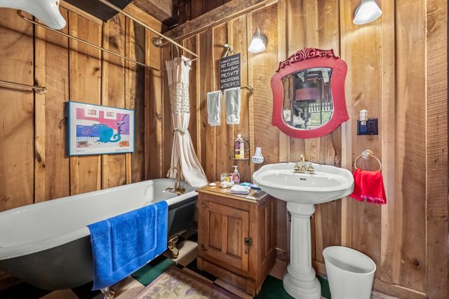 1195 SHIPMAN CREEK ROAD, Wartrace, TN 37183