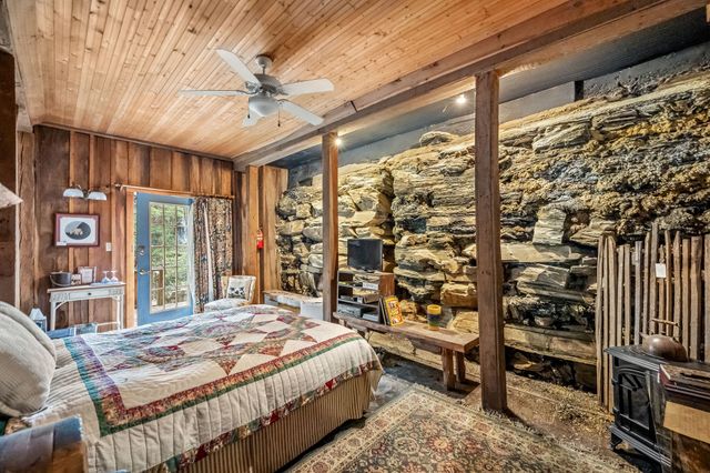 1195 SHIPMAN CREEK ROAD, Wartrace, TN 37183