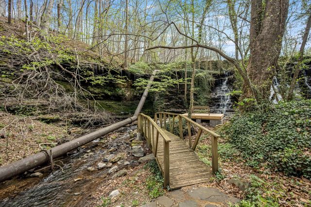 1195 SHIPMAN CREEK ROAD, Wartrace, TN 37183