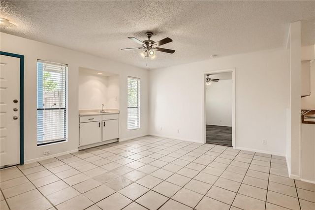 905 Chisholm CV, Round Rock, TX 78681