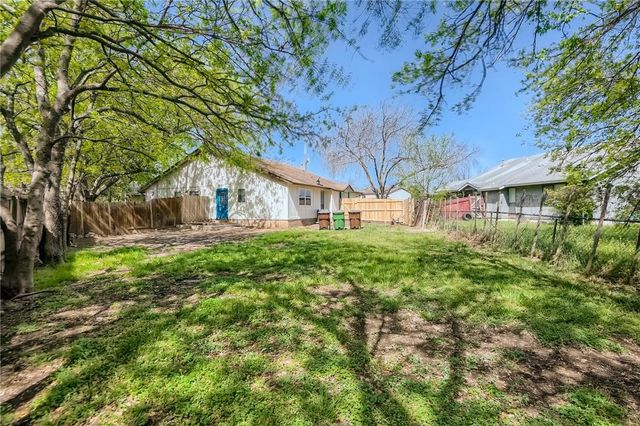 905 Chisholm CV, Round Rock, TX 78681