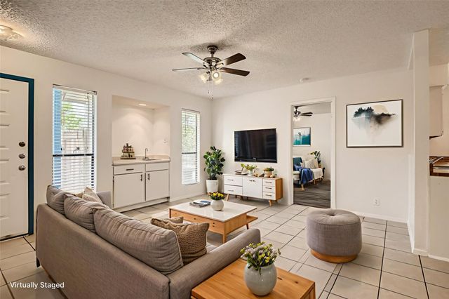 905 Chisholm CV, Round Rock, TX 78681