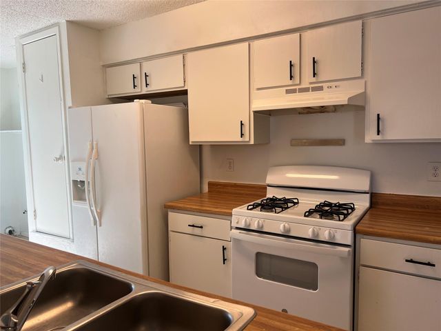 905 Chisholm CV, Round Rock, TX 78681