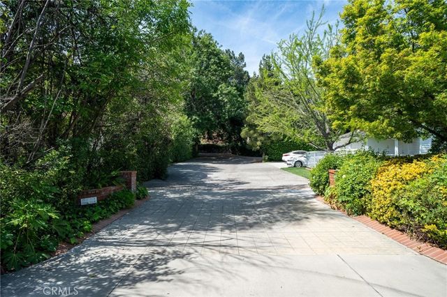 23428 Oakrun Lane, Newhall, CA 91321