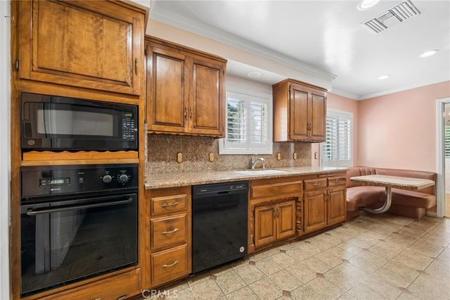 23428 Oakrun Lane, Newhall, CA 91321