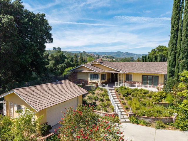 23428 Oakrun Lane, Newhall, CA 91321