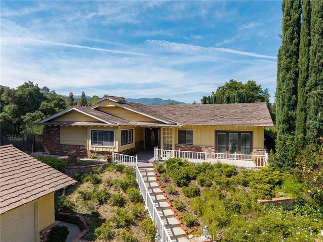 23428 Oakrun Lane, Newhall, CA 91321