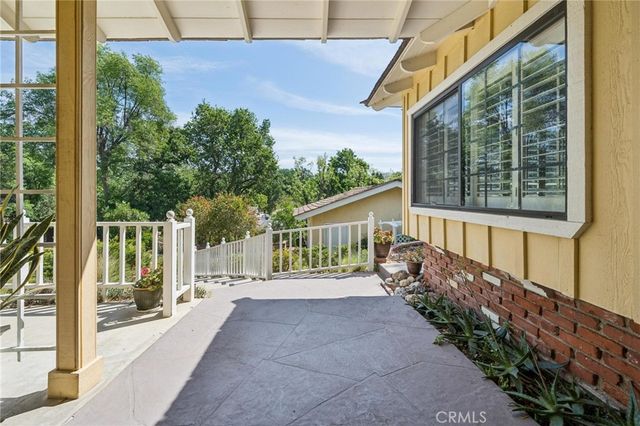 23428 Oakrun Lane, Newhall, CA 91321