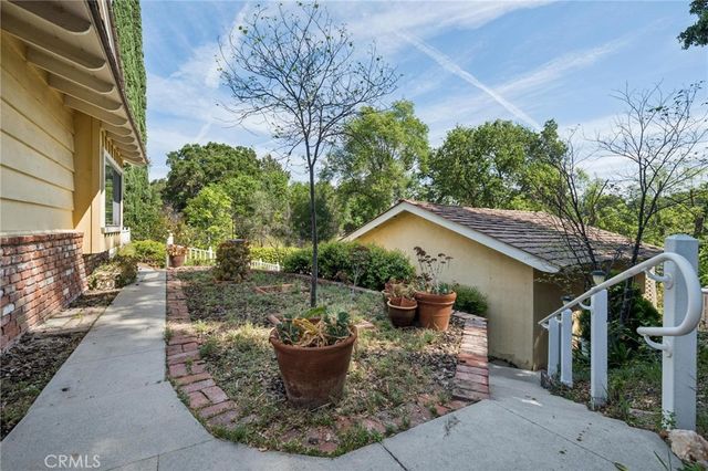 23428 Oakrun Lane, Newhall, CA 91321
