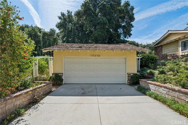 23428 Oakrun Lane, Newhall, CA 91321