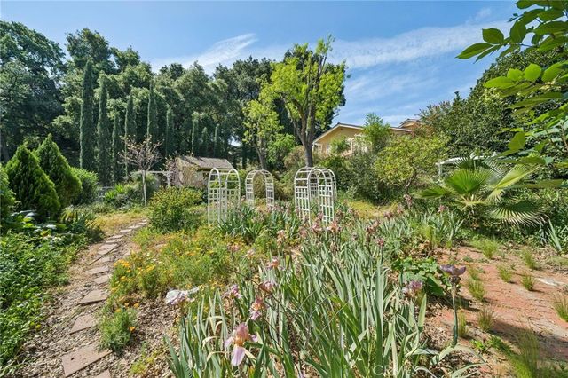 23428 Oakrun Lane, Newhall, CA 91321