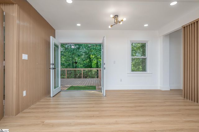 101 Ashford Avenue, Greenville, SC 29609