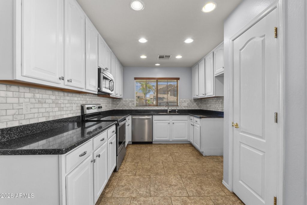 6517 W YELLOW BIRD Lane, Phoenix, AZ 85083 — photo 5