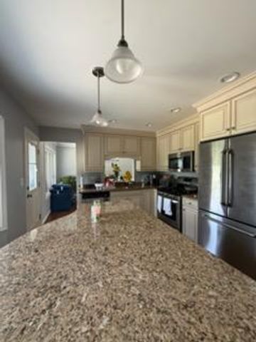 1622 S Surrey Ridge Drive, Arlington Heights, IL 60005