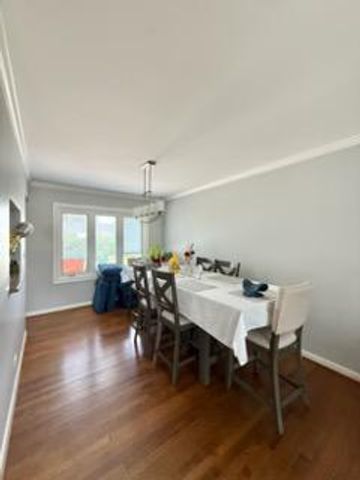 1622 S Surrey Ridge Drive, Arlington Heights, IL 60005
